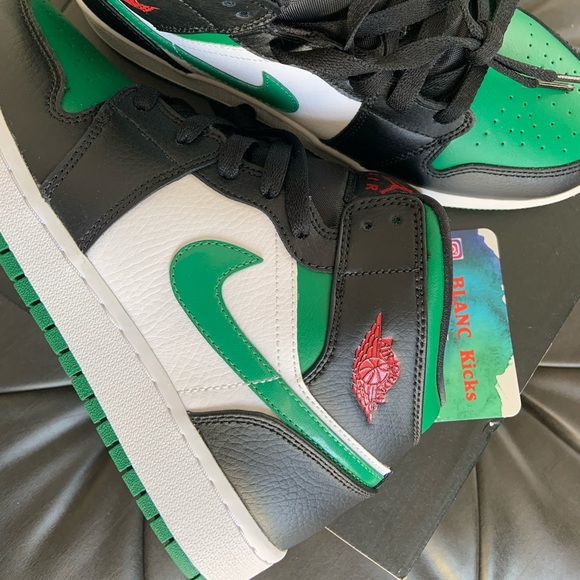 PRE-OWNED ‼️ Jordan 1 Mid GREEN TOE (Grade School) — 6Y (7.5W) - Picture 7 of 10